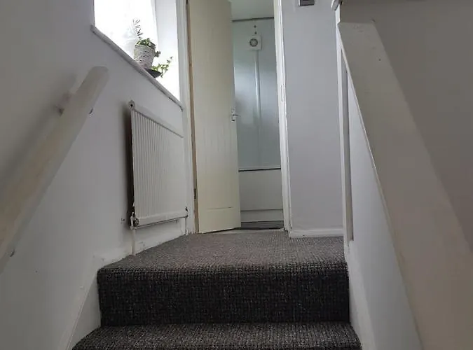 4 Mereside Walk 게스트하우스 *