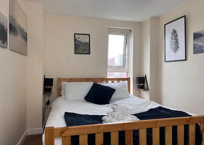 View Spacious 2 Bed 2 Bathrooms *