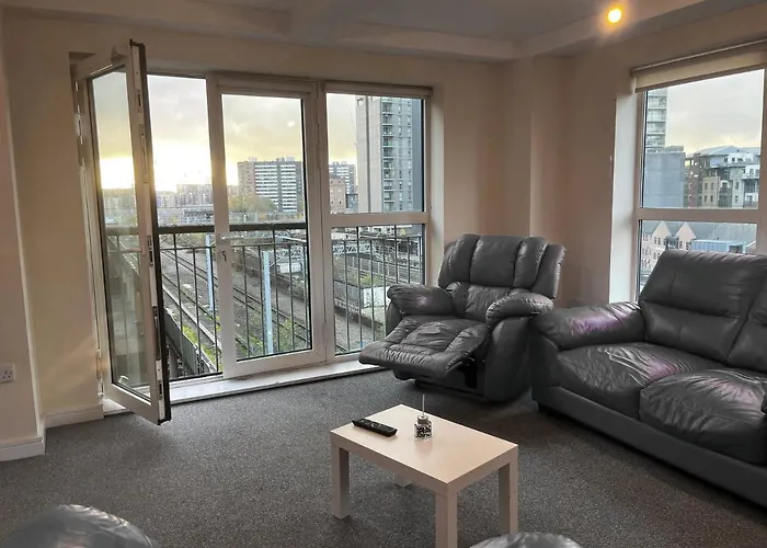 View Spacious 2 Bed 2 Bathrooms *
