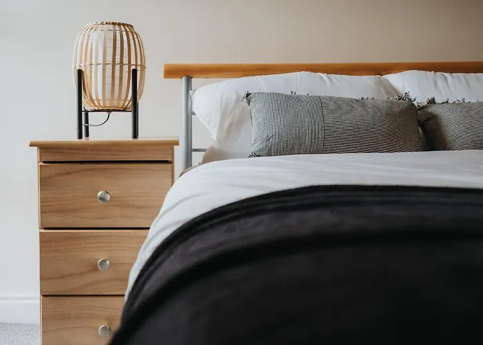 Brimmond Homes - Nr To Univ, Hospitals, O2 Apollo, Plab & 7 Mins To Centre - Stylish, Modern & Secure 2 Bed, 2 Bath With Allocated Free Parking Daire *