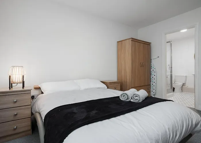 Brimmond Homes - Nr To Univ, Hospitals, O2 Apollo, Plab & 7 Mins To Centre - Stylish, Modern & Secure 2 Bed, 2 Bath With Allocated Free Parking Apartmán Manchester