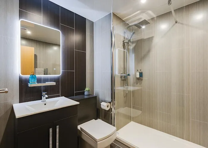 Brimmond Homes - Nr To Univ, Hospitals, O2 Apollo, Plab & 7 Mins To Centre - Stylish, Modern & Secure 2 Bed, 2 Bath With Allocated Free Parking Mánchester