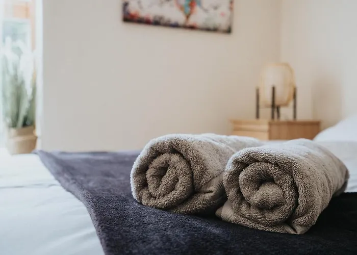 Brimmond Homes - Nr To Univ, Hospitals, O2 Apollo, Plab & 7 Mins To Centre - Stylish, Modern & Secure 2 Bed, 2 Bath With Allocated Free Parking