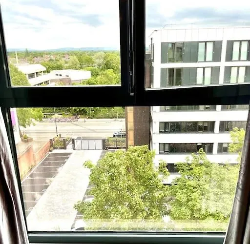 Morden 2 Bed - Old Trafford *