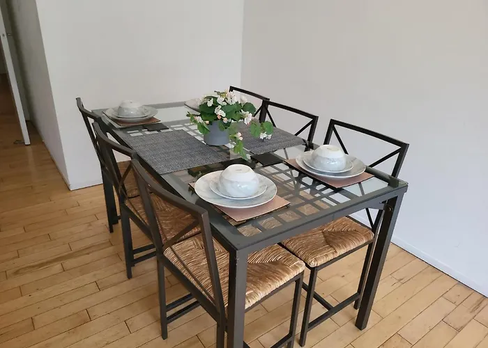 아파트 Luxury 2 Bed On River, Wifi, Parking, Garden