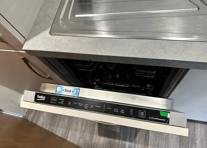 Super Mcr 1 Bed + Balcony *