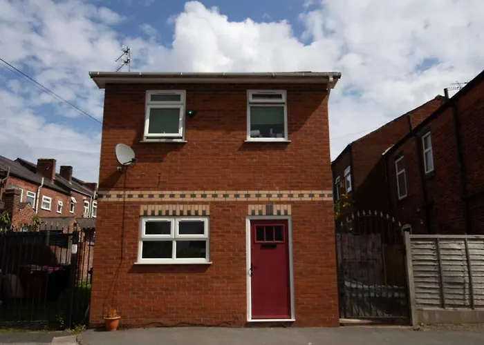 Cosy & Fully Equipped In Swinton * 맨체스터