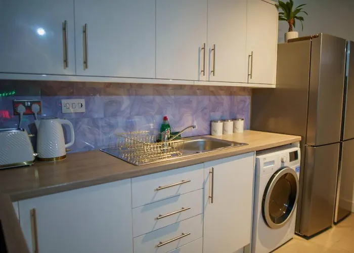 Daire Centre Apartment, Skyline View *