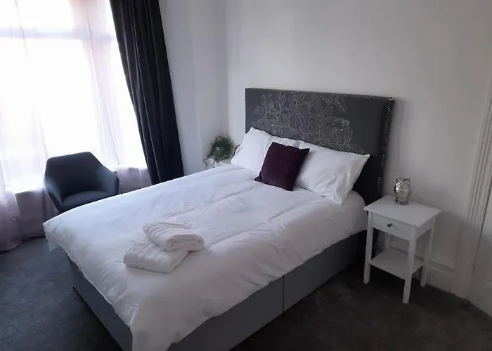 Ferienhaus Chic 5 Double Bedroom House - 15 Min To *