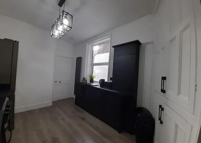 Chic 5 Double Bedroom House - 15 Min To Manchester