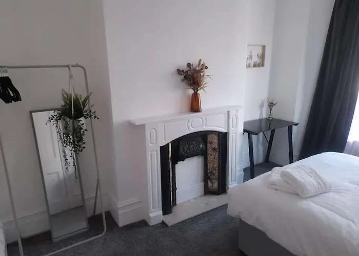 Chic 5 Double Bedroom House - 15 Min To 맨체스터