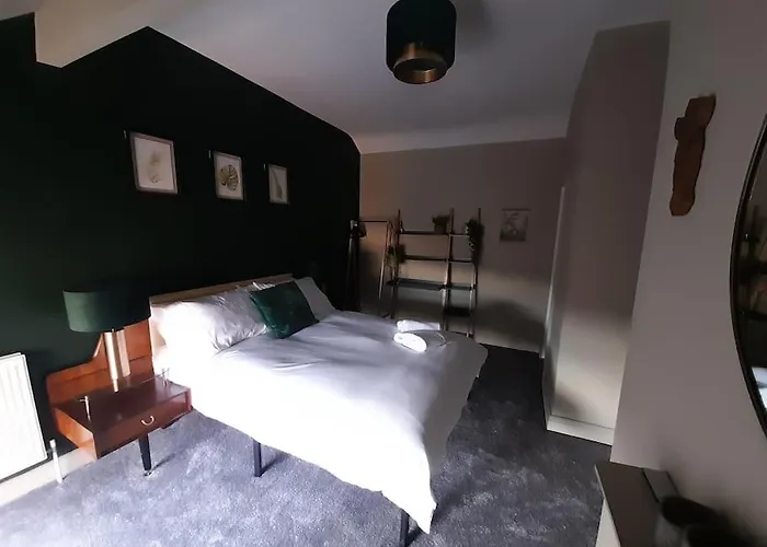 Chic 5 Double Bedroom House - 15 Min To * Manchester