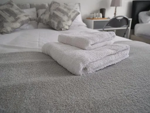 Elsham Gardens - Shared Facilities Penzion *