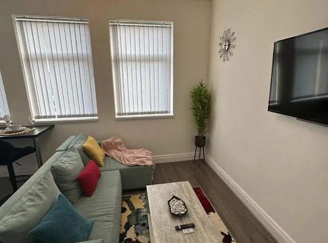 Apartamento 2 Bedroom Flat Close To City, Stadium And Coop Arena