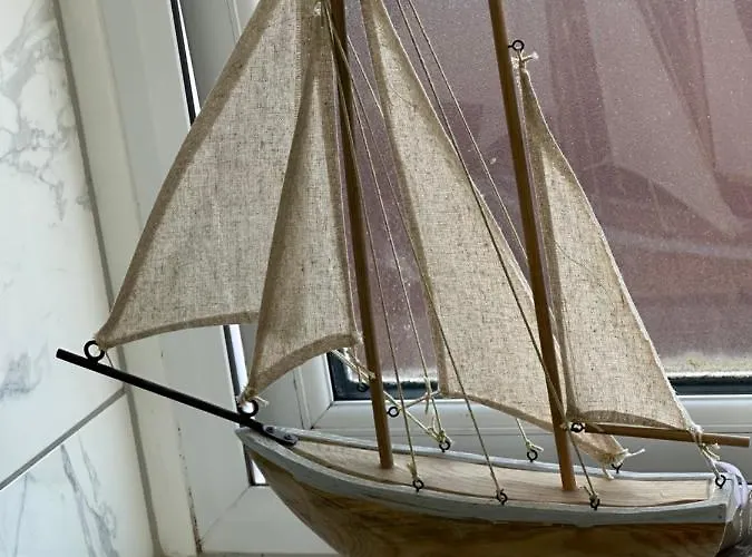 2 Bedroom Flat Close To City, Stadium And Coop Arena Apartmán *