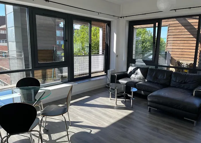 Luxury Penthouse Skyline Views Central Manchester Daire *