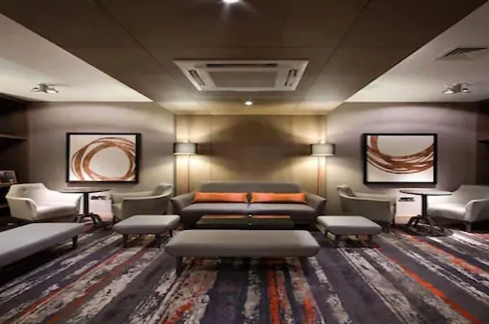 Clayton Centre Hotel 4*