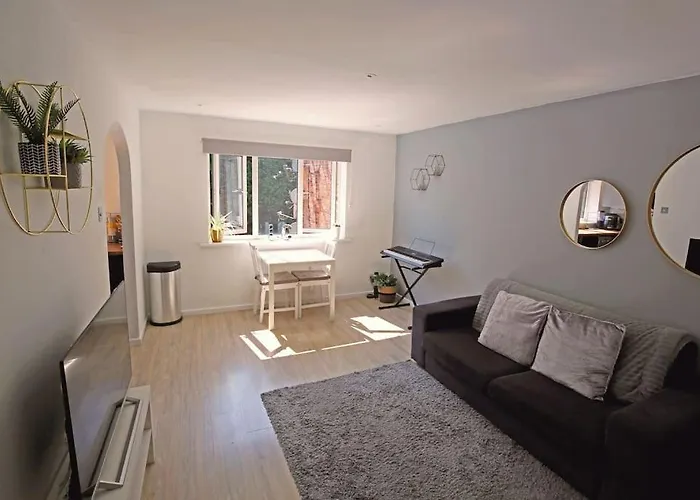 Entire 2 Bed In * 맨체스터