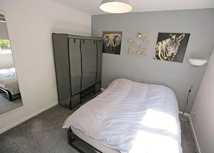 Entire 2 Bed In Apartmán