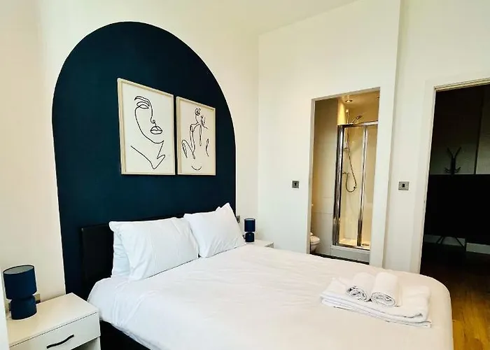 Διαμέρισμα Bright And Spacious 2 Bed Apt - Sleeps Up To 6 *