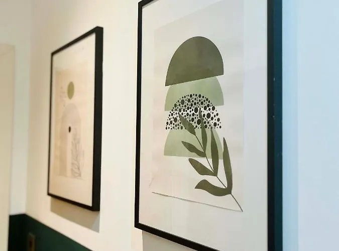 Bright And Spacious 2 Bed Apt - Sleeps Up To 6 아파트 *