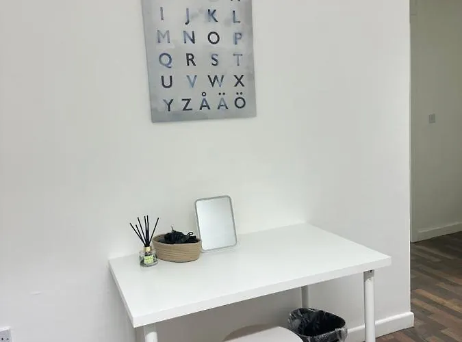 Bright, Warm & Cozy House In Harpurhey Manchester