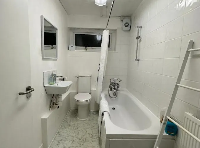 Bright, Warm & Cozy House In Harpurhey Apartmán