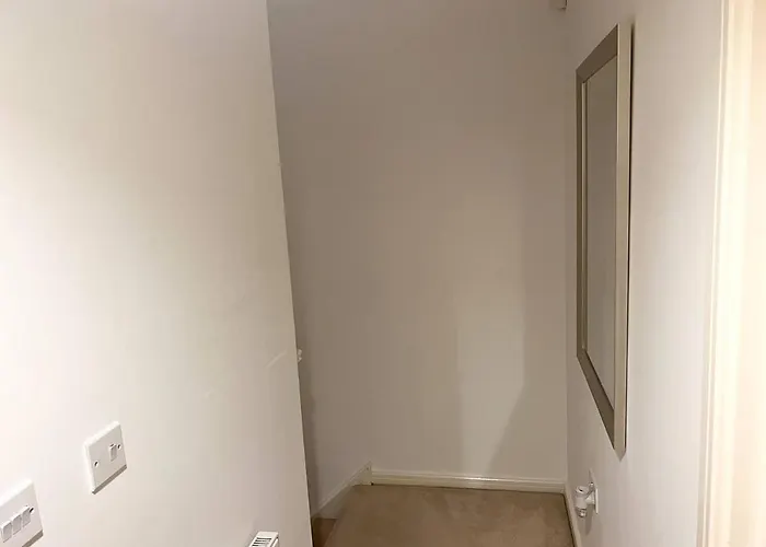 Secure Parking 3 Bedroom Stylish House With Garden * Μάντσεστερ