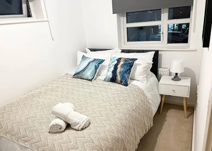 Daire Secure Parking 3 Bedroom Stylish House With Garden