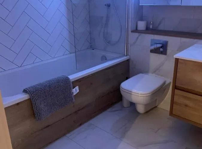 M1 Centre 3 Bed 3 Bath Luxe Penthouse Daire