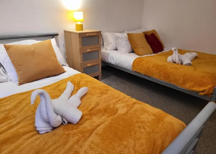 Luxury 2 Bed On River, Wifi, Parking, Garden مانشستر