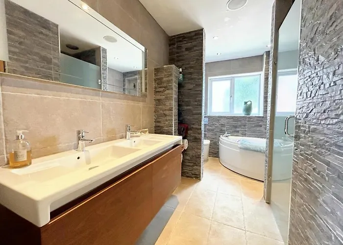 3 Chatsworth Road, Worsley * Manchester