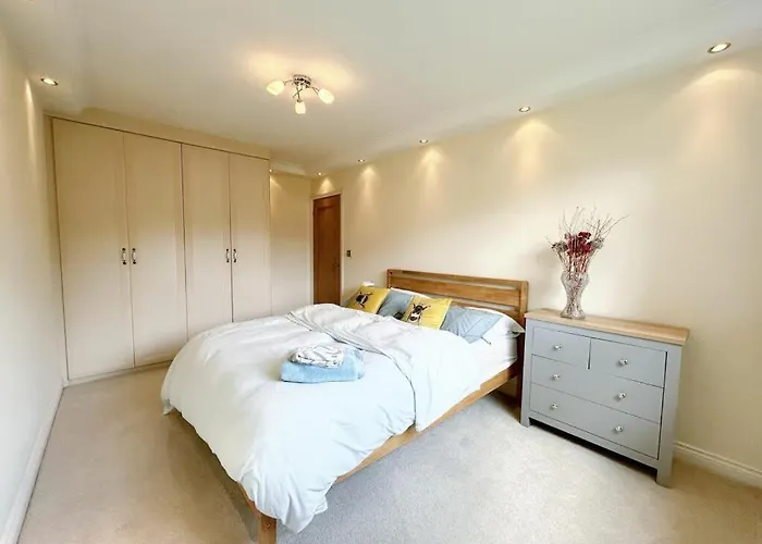 3 Chatsworth Road, Worsley Dom wakacyjny