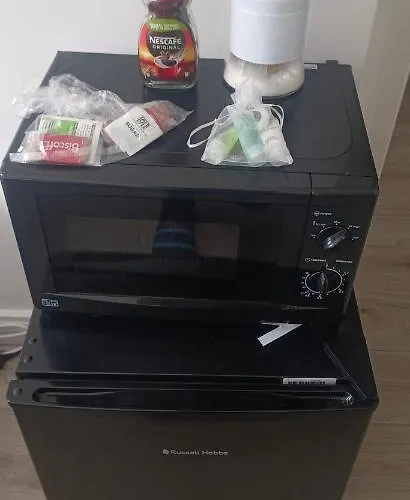 Free Car Park And Walk To Coop, Etihad , Piccadilly,free Snacks No Entry Without Valid Photo Id Proof 홈스테이 맨체스터