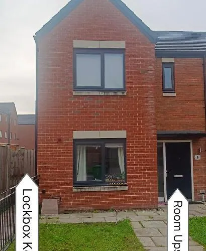 Pansiyon Free Car Park And Walk To Coop, Etihad , Piccadilly,free Snacks Manchester