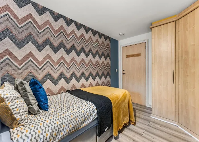 Large - Sleeps 8 아파트