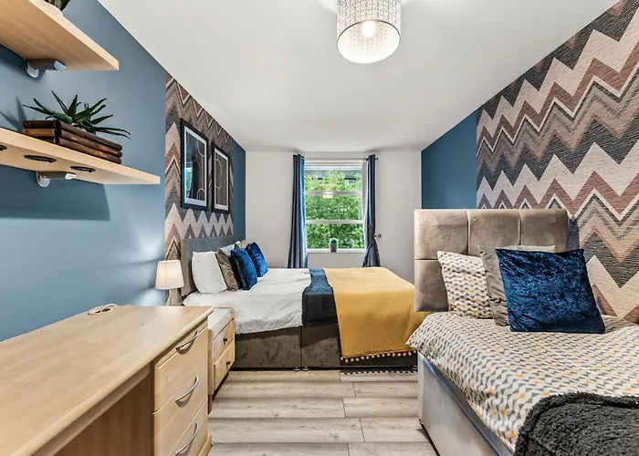 Large - Sleeps 8 맨체스터