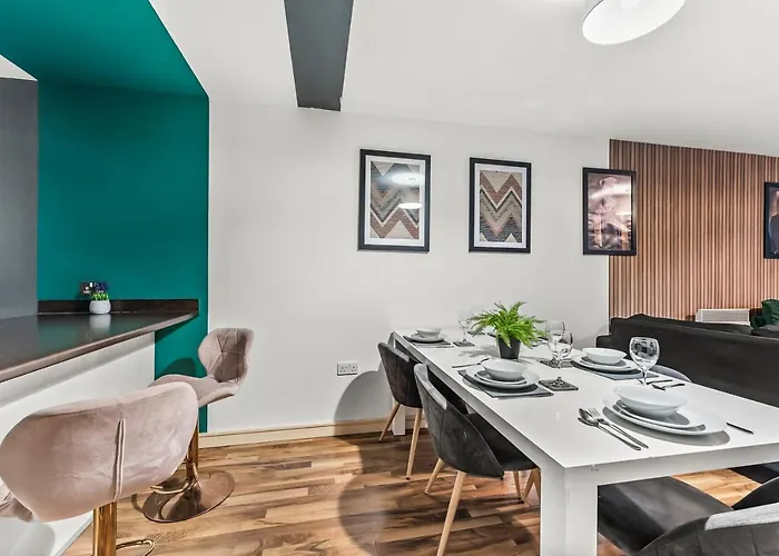 아파트 Large - Sleeps 8 *