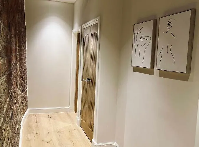 Stunning 2 Bedroom In The Centre *