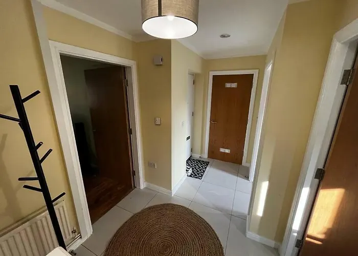 Prázdninový dům Deluxe 4 Bed House Near The Etihad By Snoozystays Manchester