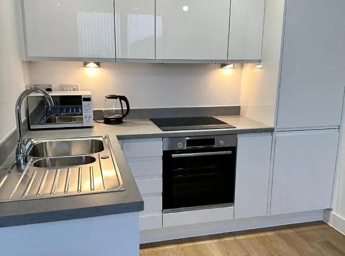 1 Bed Near Old Trafford With Free Car Park * Манчестер