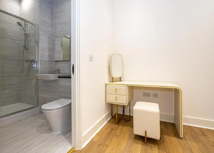 Superb 2bd In China Town *