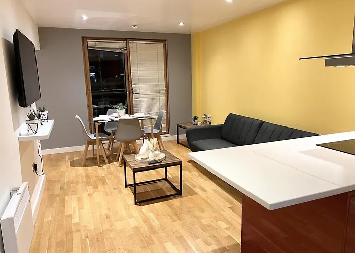 Free Parking 2 Bedroom