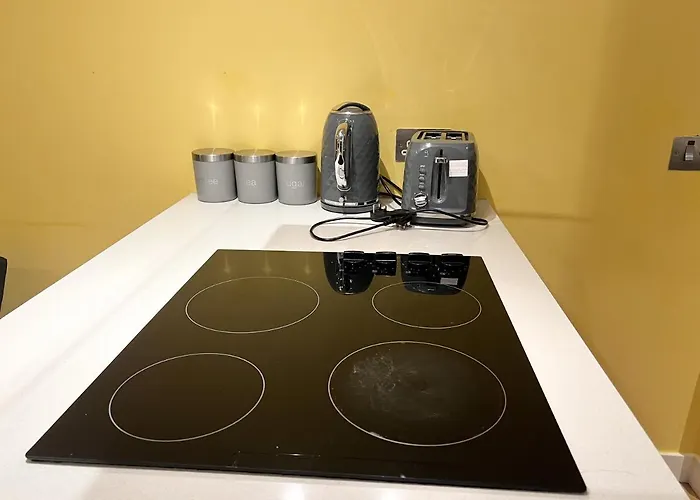 Free Parking 2 Bedroom 아파트