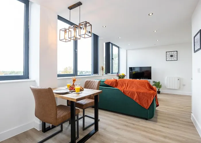 Chic Luxury Near Old Trafford Stadiums 아파트 *