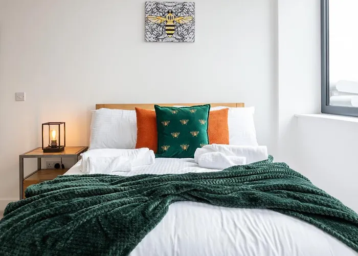 Chic Luxury Near Old Trafford Stadiums