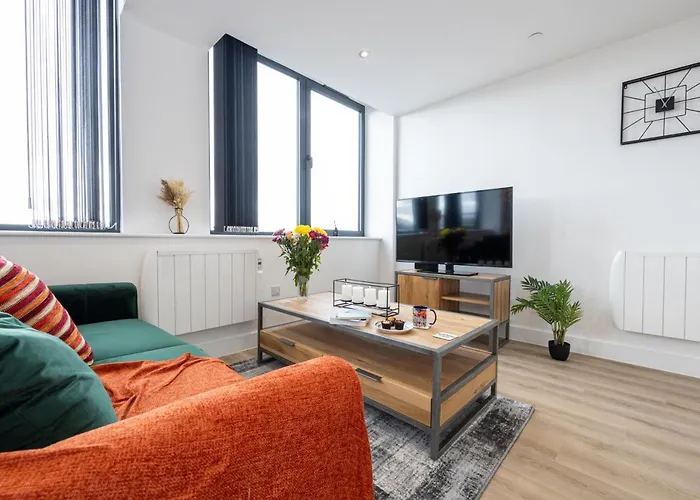 Chic Luxury Near Old Trafford Stadiums