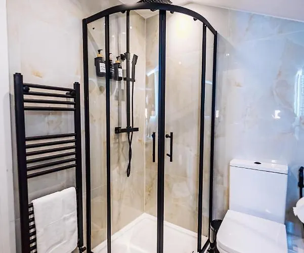 Dom wakacyjny Luxurious 3 Bed Home, Free Parking Manchester