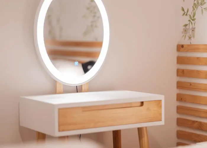 Luxurious 3 Bed Home, Free Parking