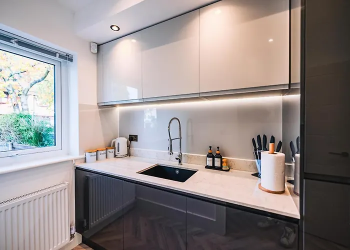 Сasa de vacaciones Luxurious 3 Bed Home, Free Parking Mánchester